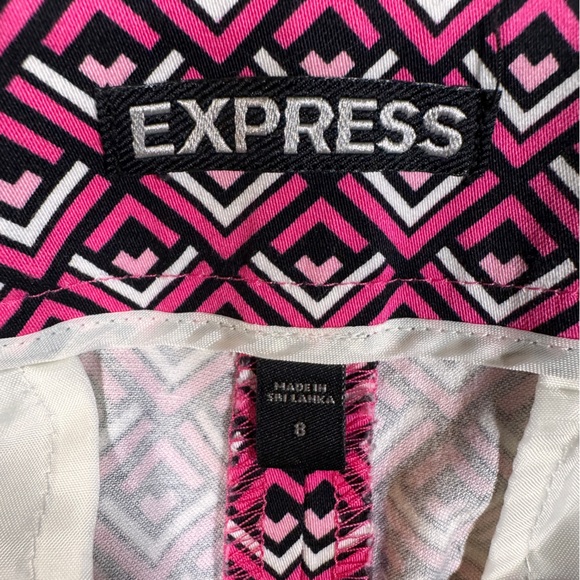 Express Black and Pink Geometric Patterned Women's Shorts, Side Zip - Size 8 - Picture 7 of 9